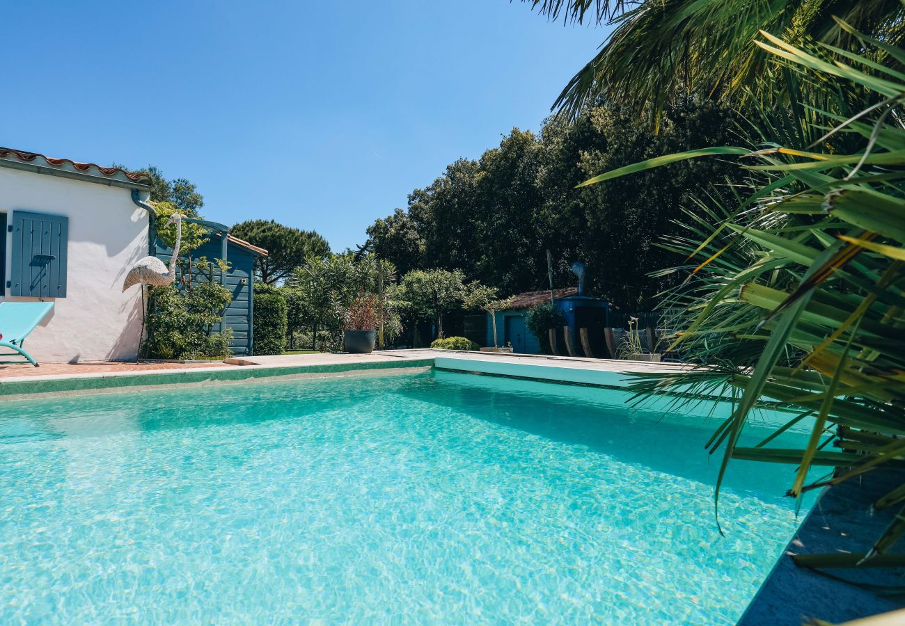 Country house in Rivedoux-Plage - Domaine Foulquier