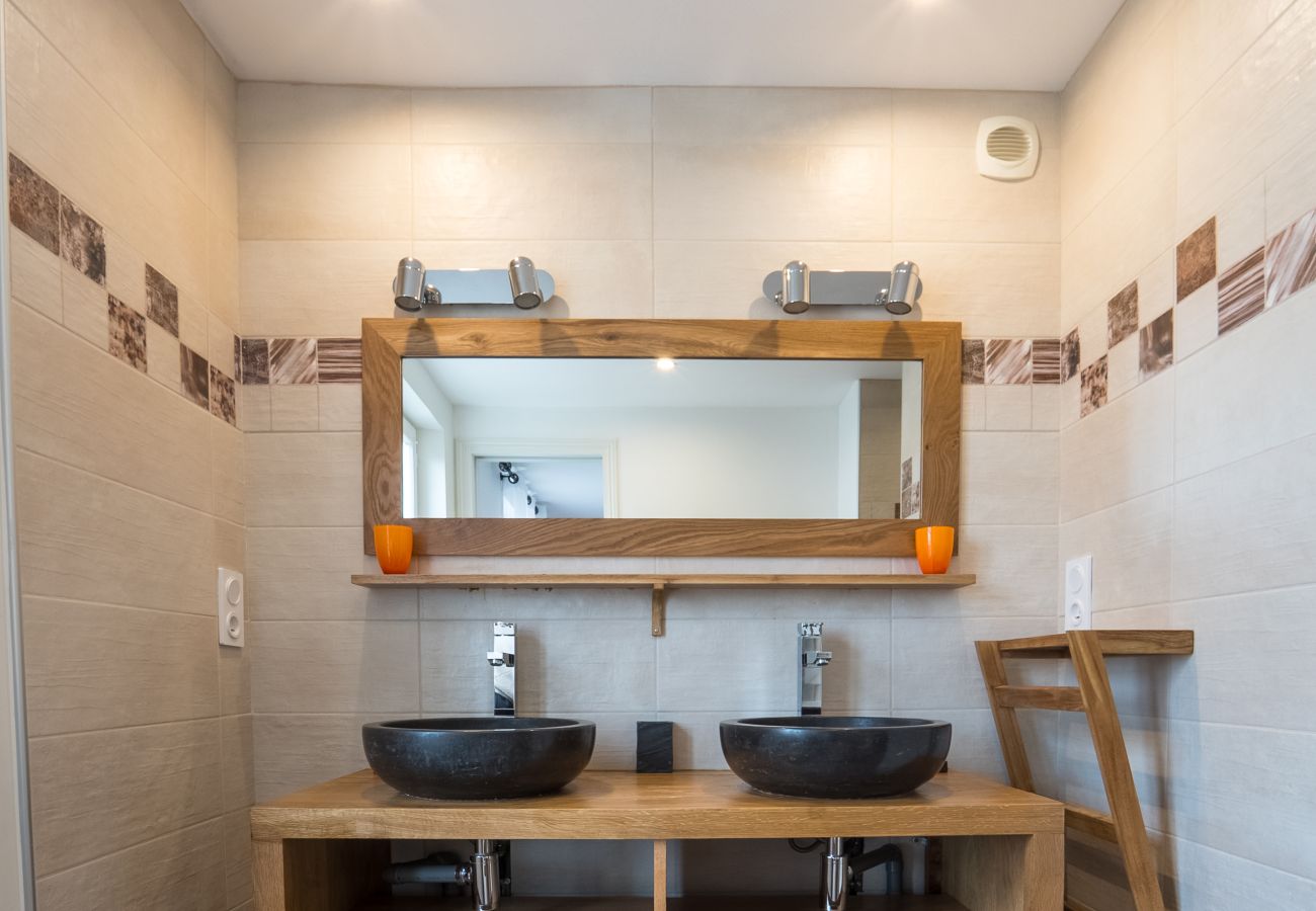 Double sink wooden bathroom