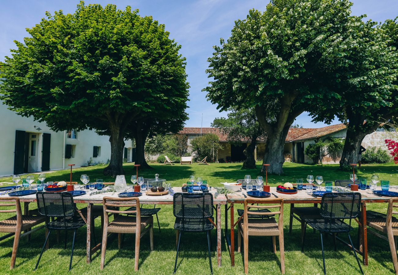 Country house in Loix - Domaine des Tours