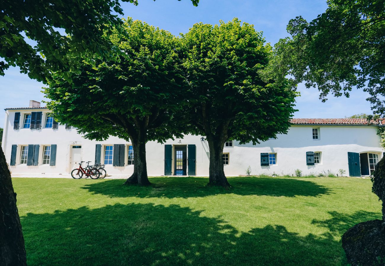 Country house in Loix - Domaine des Tours