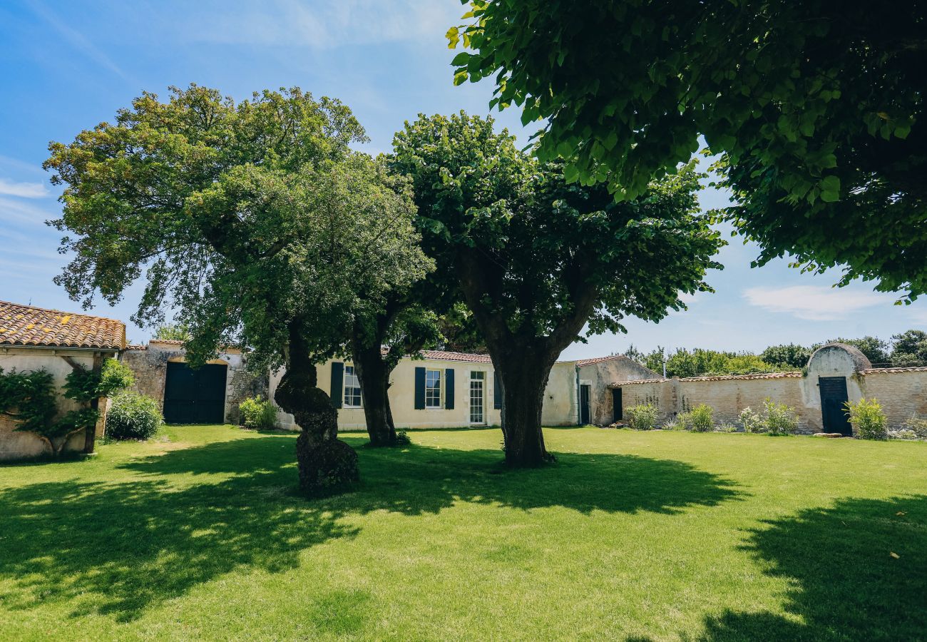 Country house in Loix - Domaine des Tours